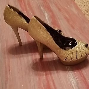 Betsy Johnson platform heels gold glitter